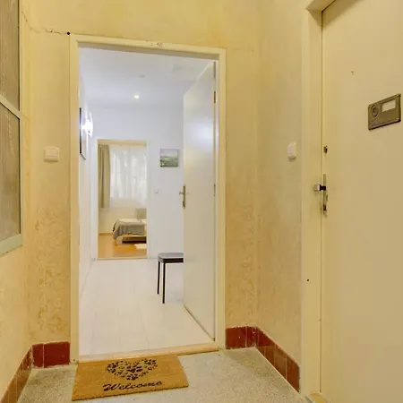 Apartman Agnes - Depandance With Balcony *